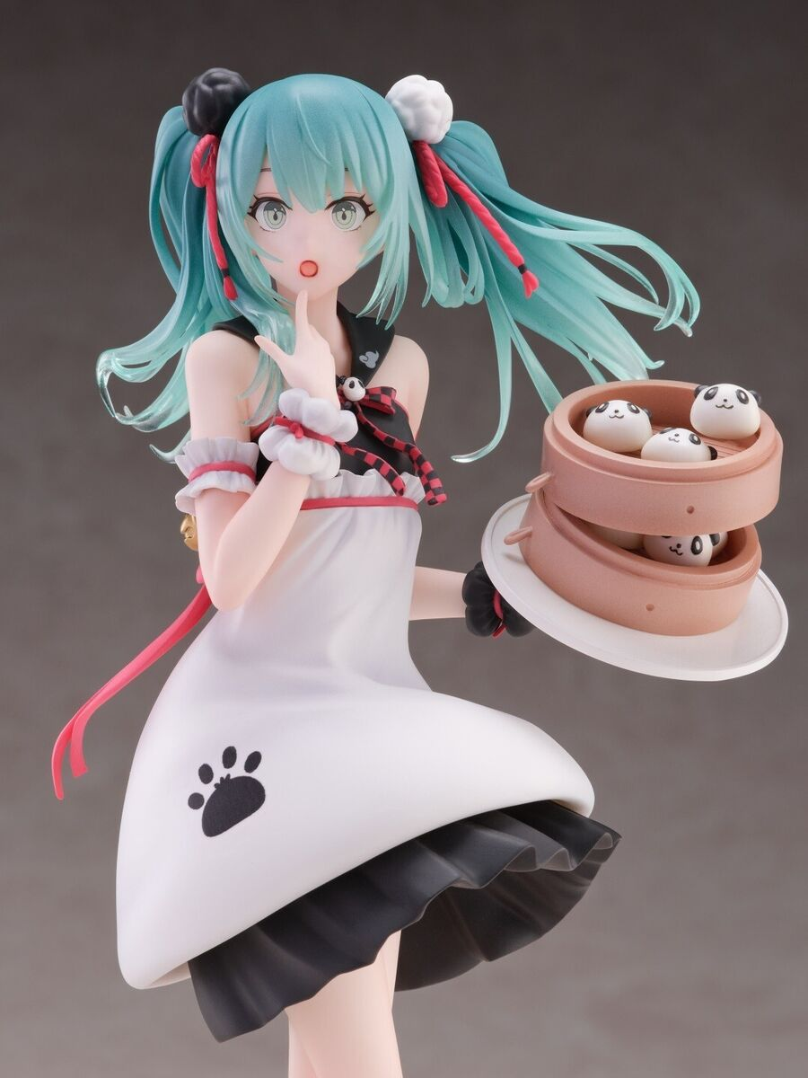 HATSUNE MIKU PANDA BUN FIGURE