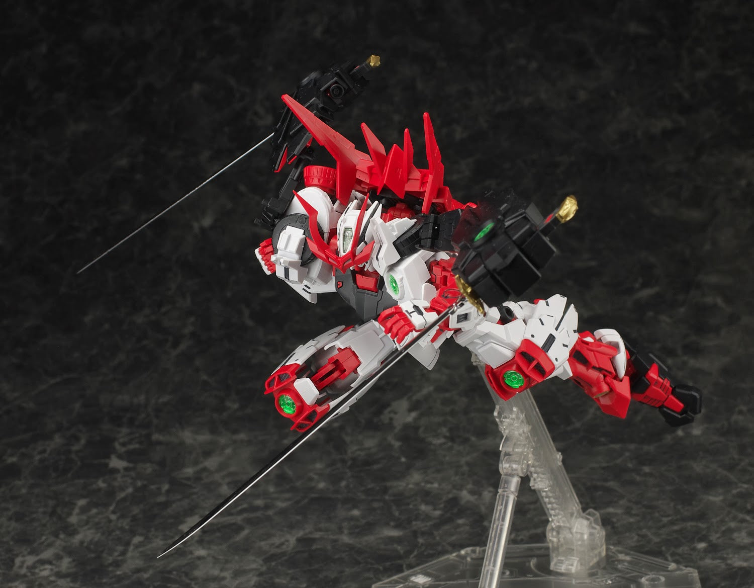 MG 1/100 SENGOKU ASTRAY GUNDAM