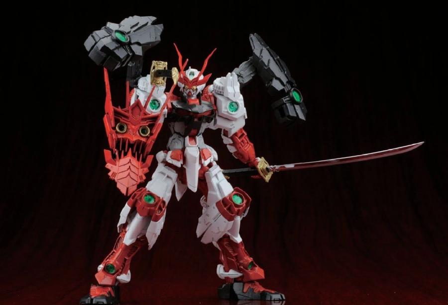 MG 1/100 SENGOKU ASTRAY GUNDAM